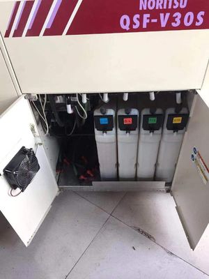 O processador Noritsu QSF-V30S Minilab do filme usou-se fornecedor